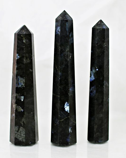 Hovedbilde Larvikitt (eng. larvikite), slipt tårn/obelisk