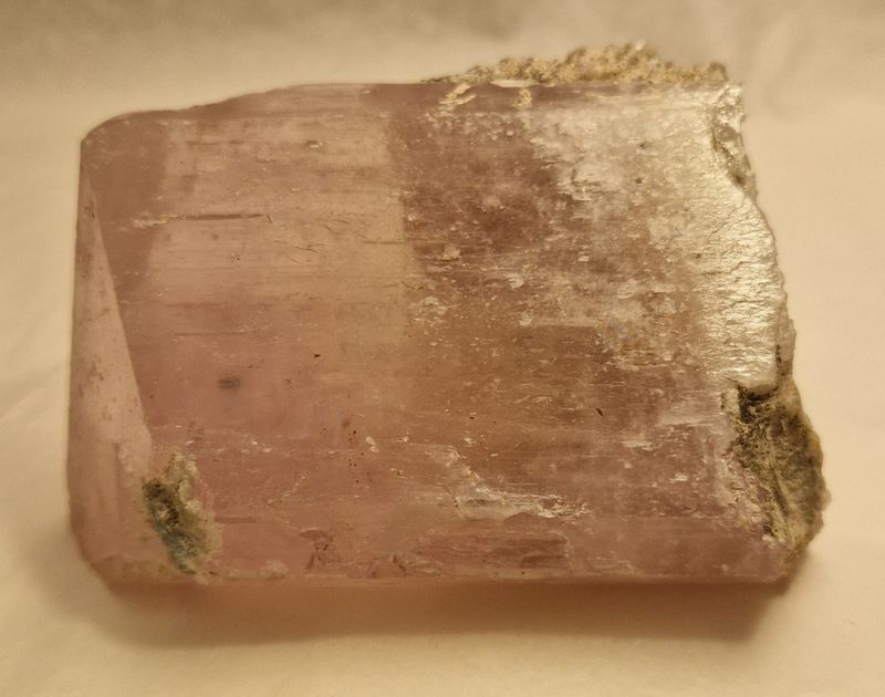 Spodumenkrystall (var. kunzitt), Afghanistan