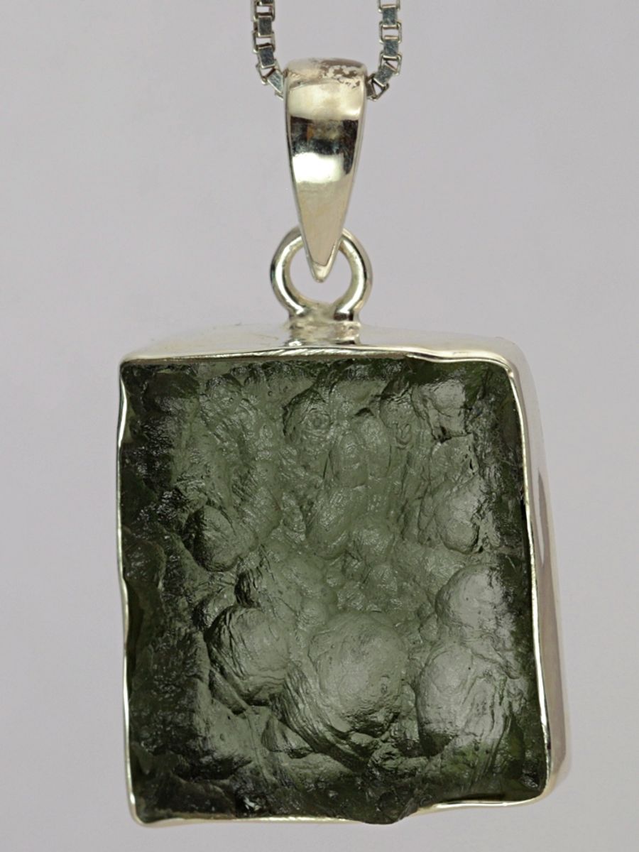 Moldavitt fra Chlum, Tsjekkia, sølvanheng, 4,73 gram