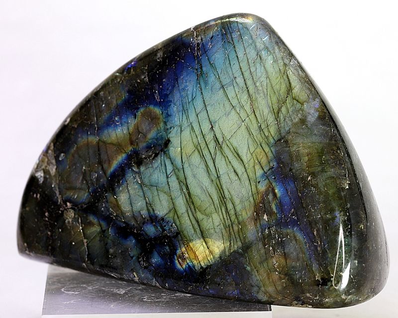 Labradoritt/spektrolitt, helslipt (labradorite, spectrolite)