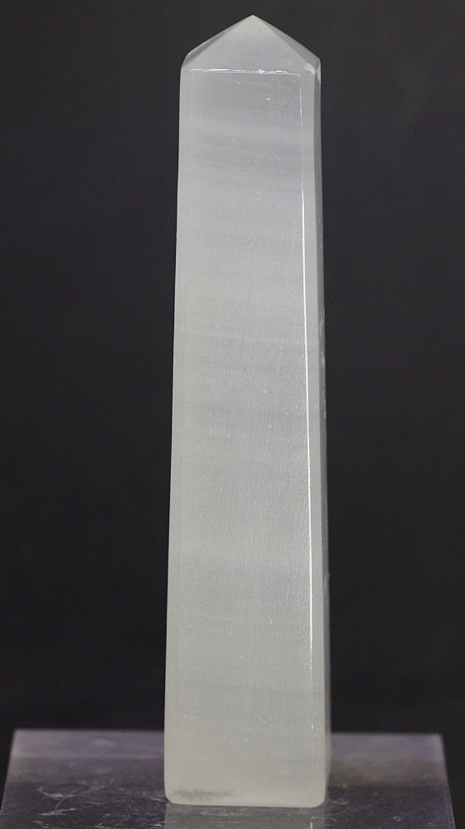 Båndkalsitt, tårn, obelisk