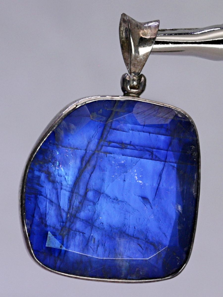 Labradoritt, mørk blå, sølvanheng