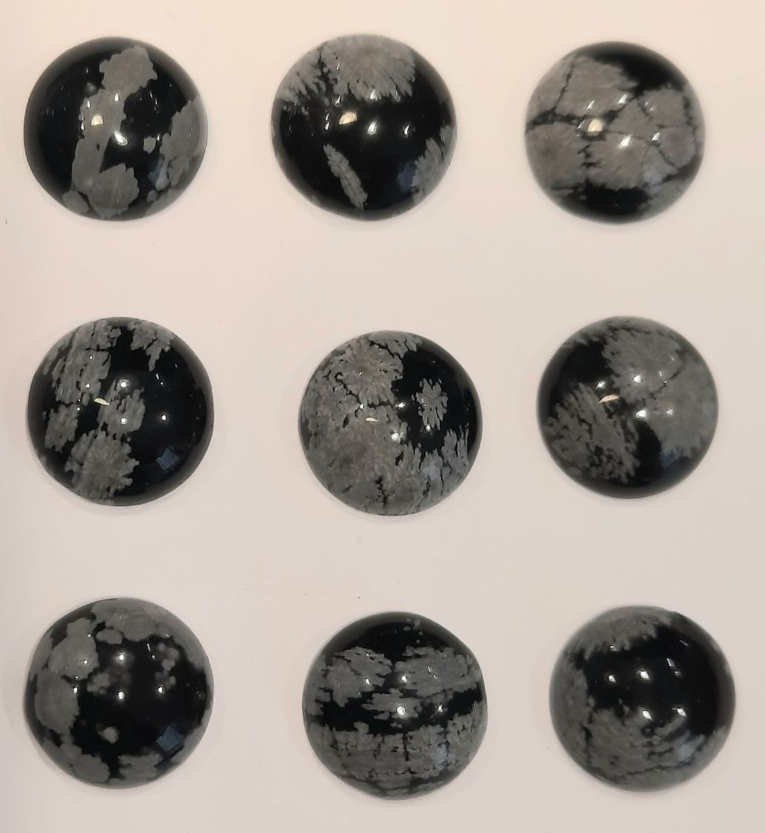Cabochon, snøfnuggobsidian, 10 mm