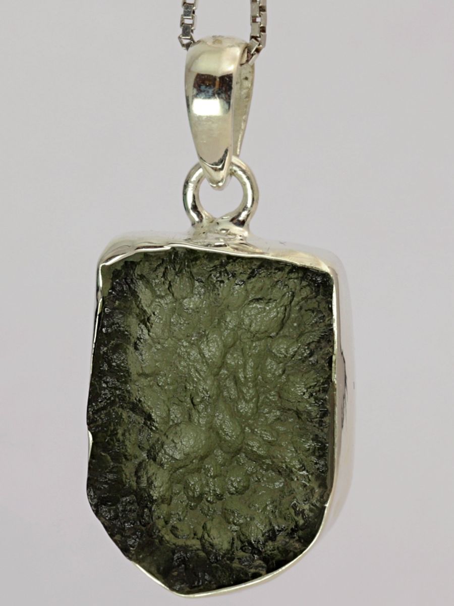 Moldavitt fra Chlum, Tsjekkia, sølvanheng, 4,57 gram