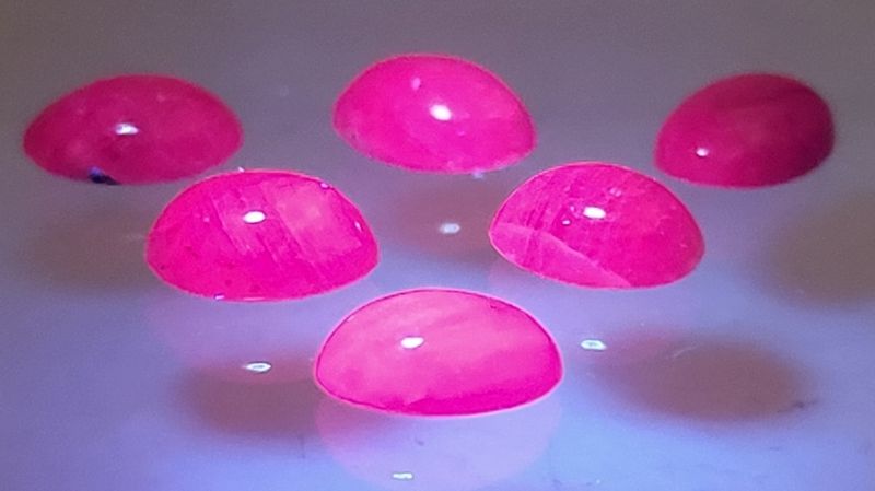 Cabochon, rubin (eng. ruby), 4 x 6 mm