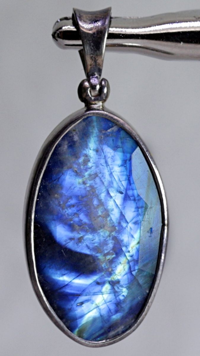 Labradoritt, mørk blå, sølvanheng