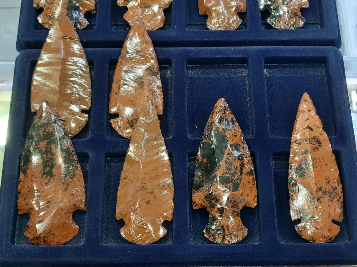 Spydspiss av mahogniobsidian (